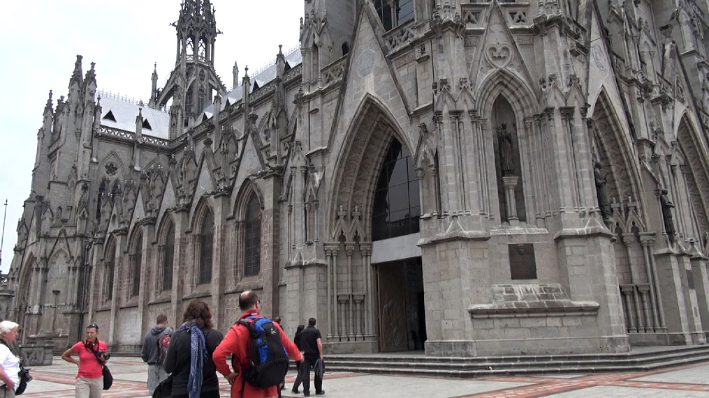 Basílica del Voto Nacional, exteriér